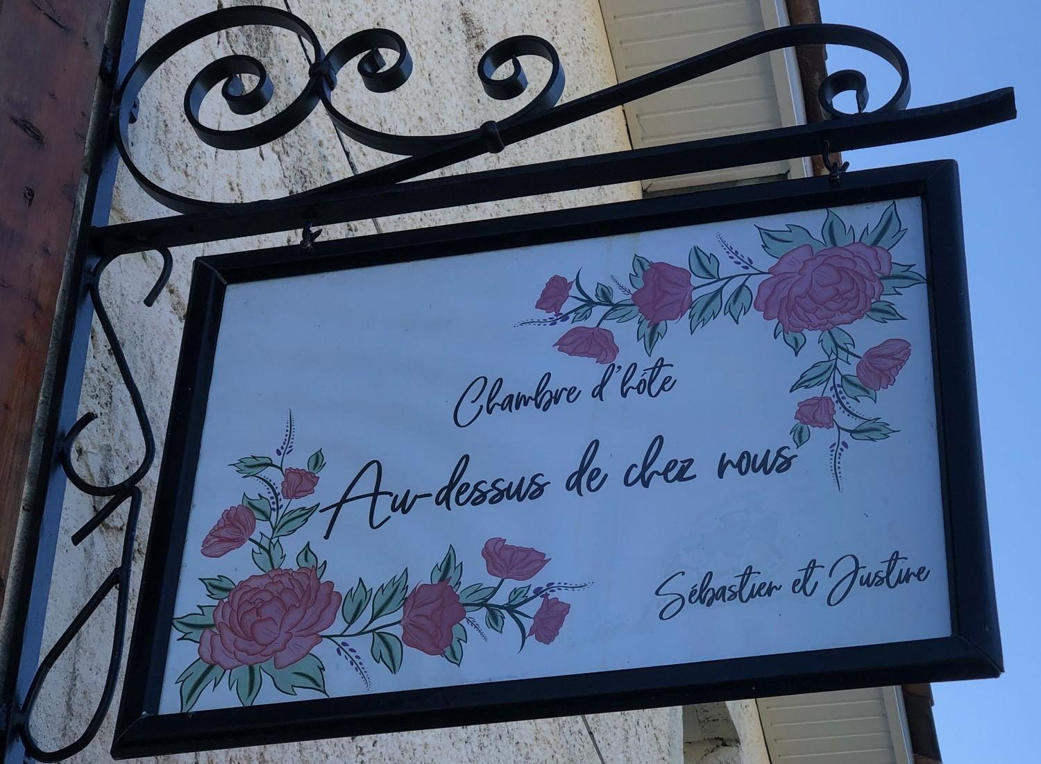 Bed and Breakfast Au Dessus De Chez Nous Doulezon Exterior foto